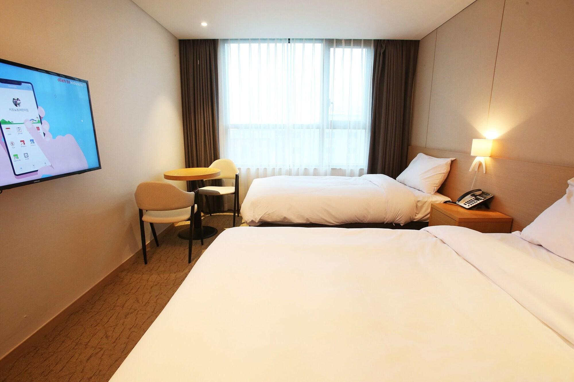 Hotel Winstory Seogwipo Esterno foto